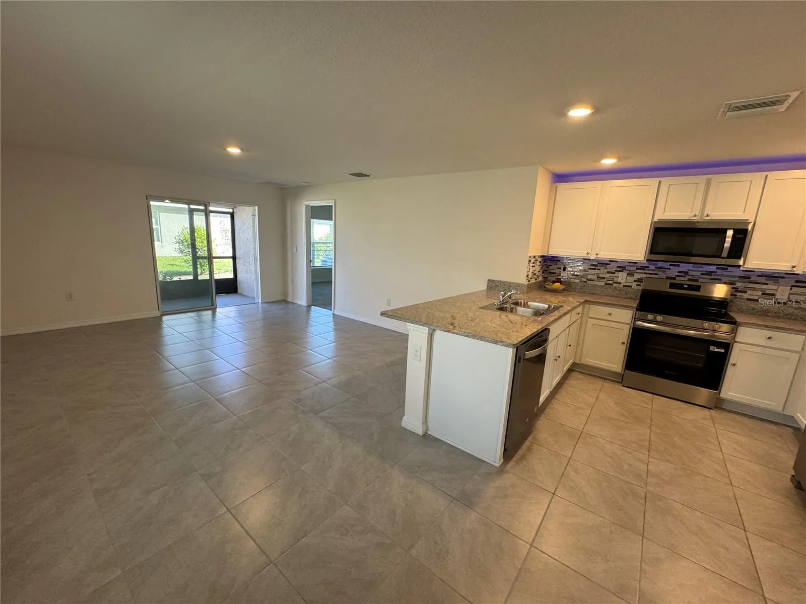 5586 LOGAN CAVE AVE