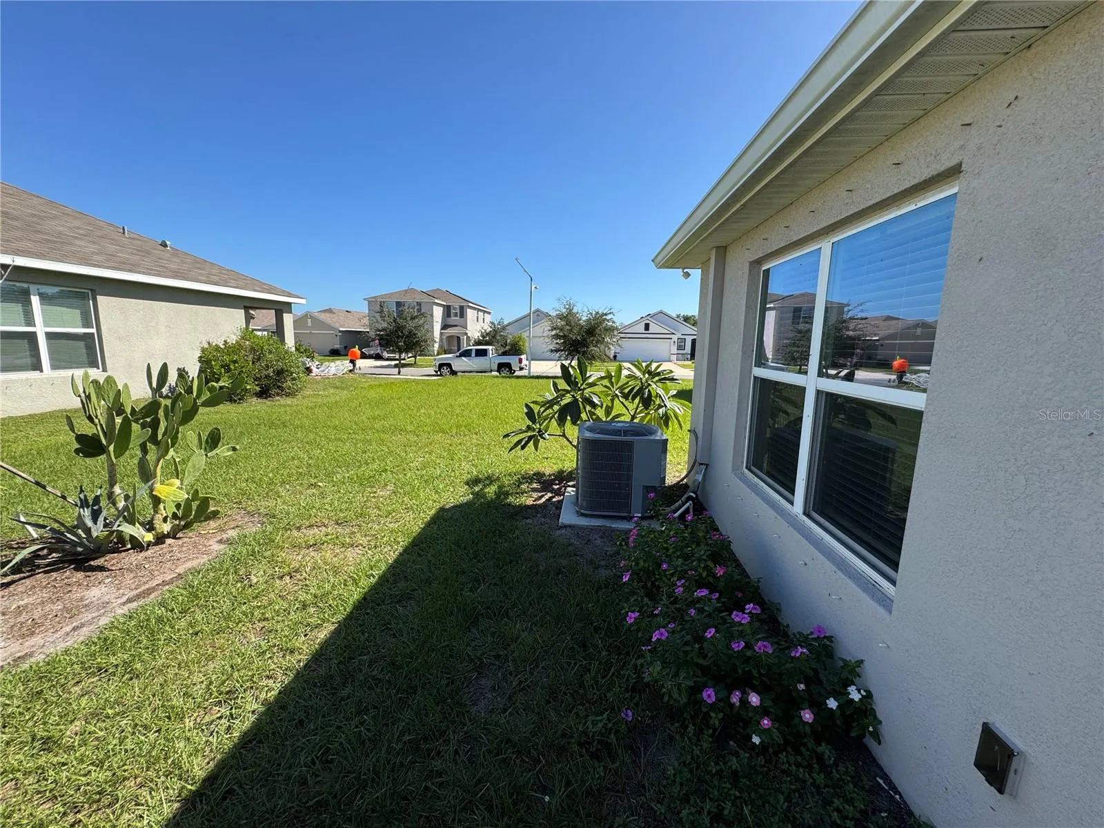 5586 LOGAN CAVE AVE