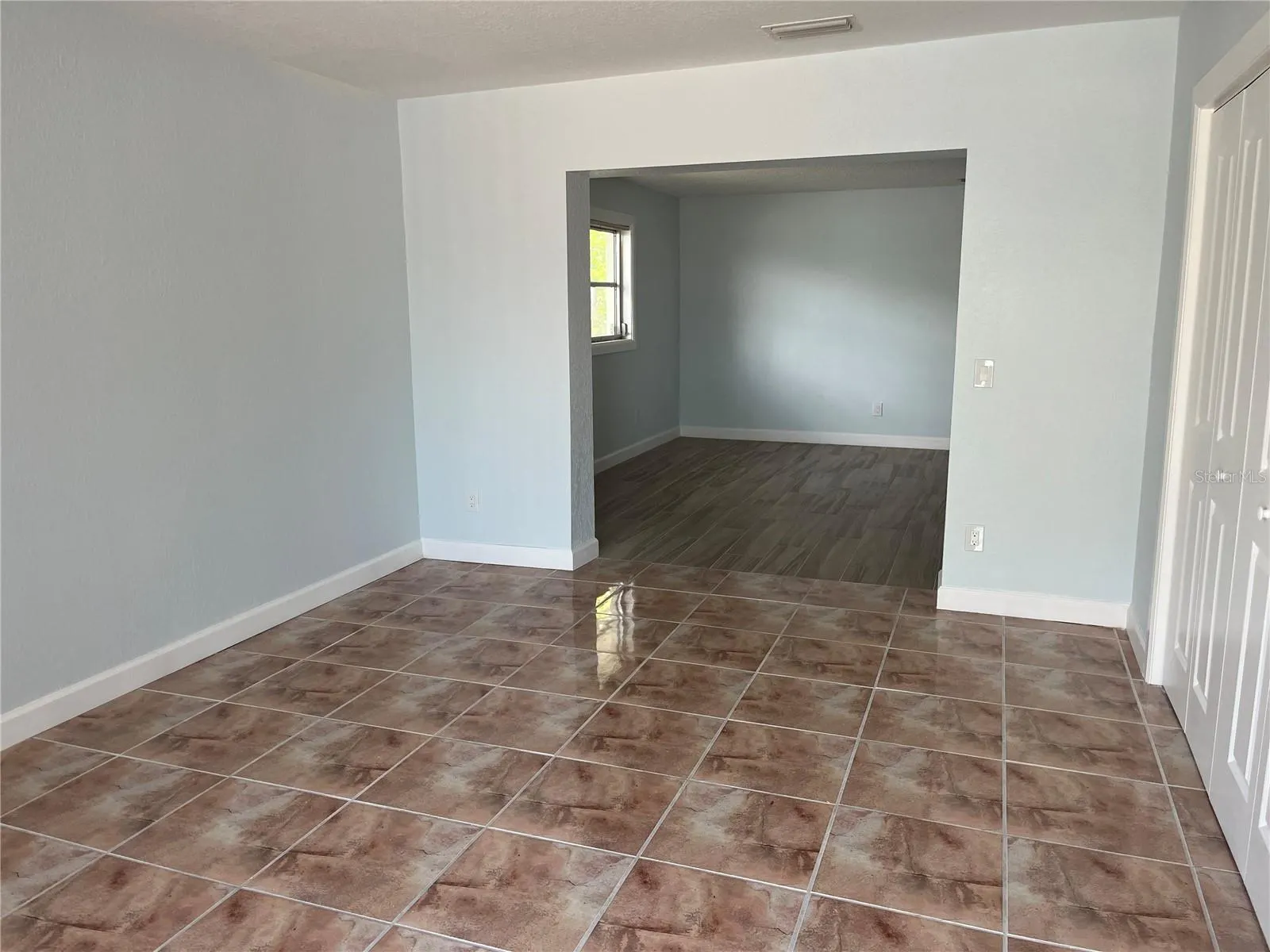 307 LA HACIENDA DR