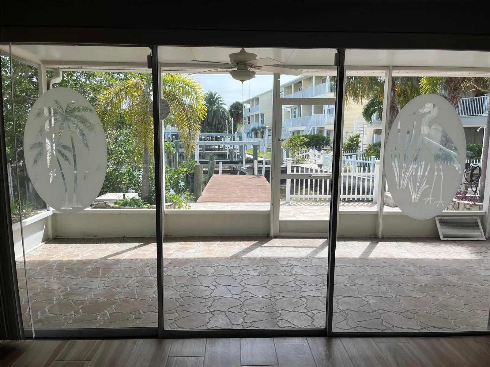307 LA HACIENDA DR