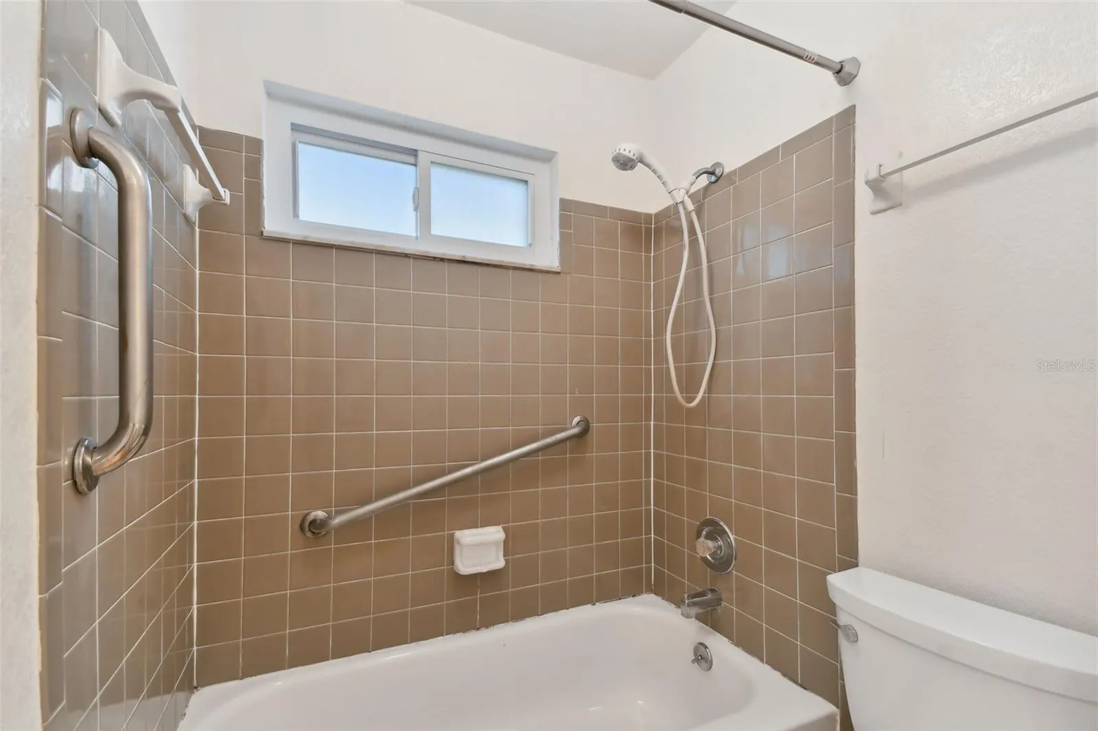 504 5TH AVE SW