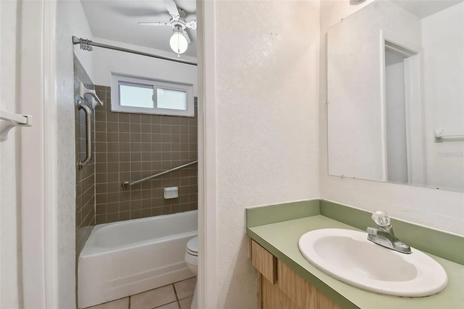504 5TH AVE SW