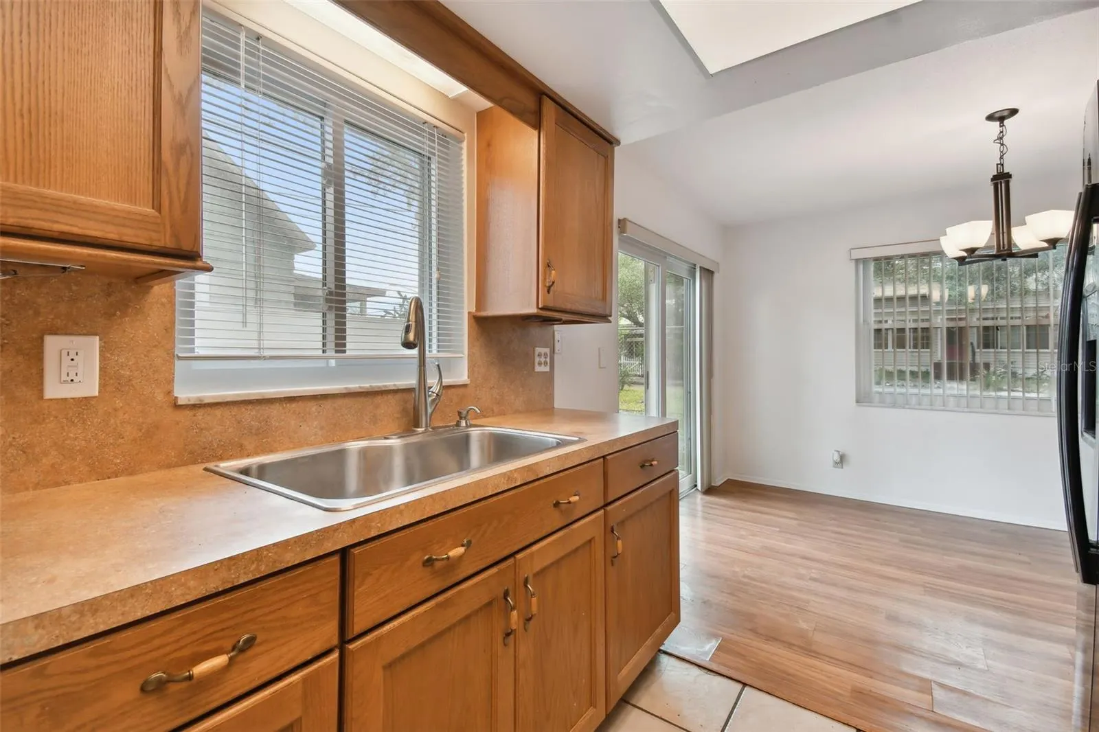 504 5TH AVE SW