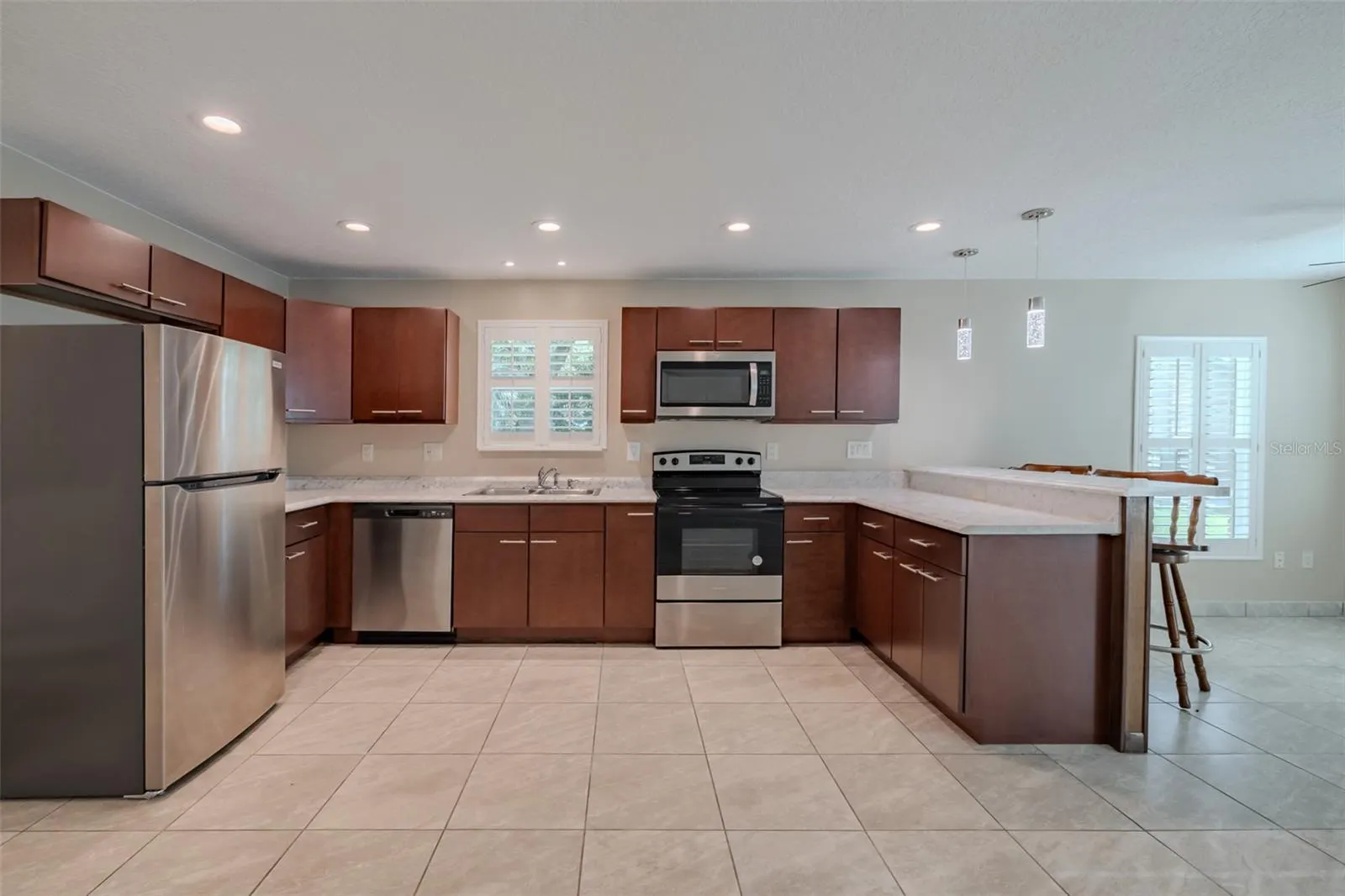 501 BRYAN RD #B #B