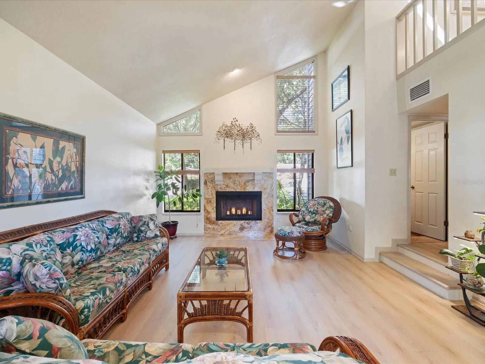 3328 BRIARWOOD CIR