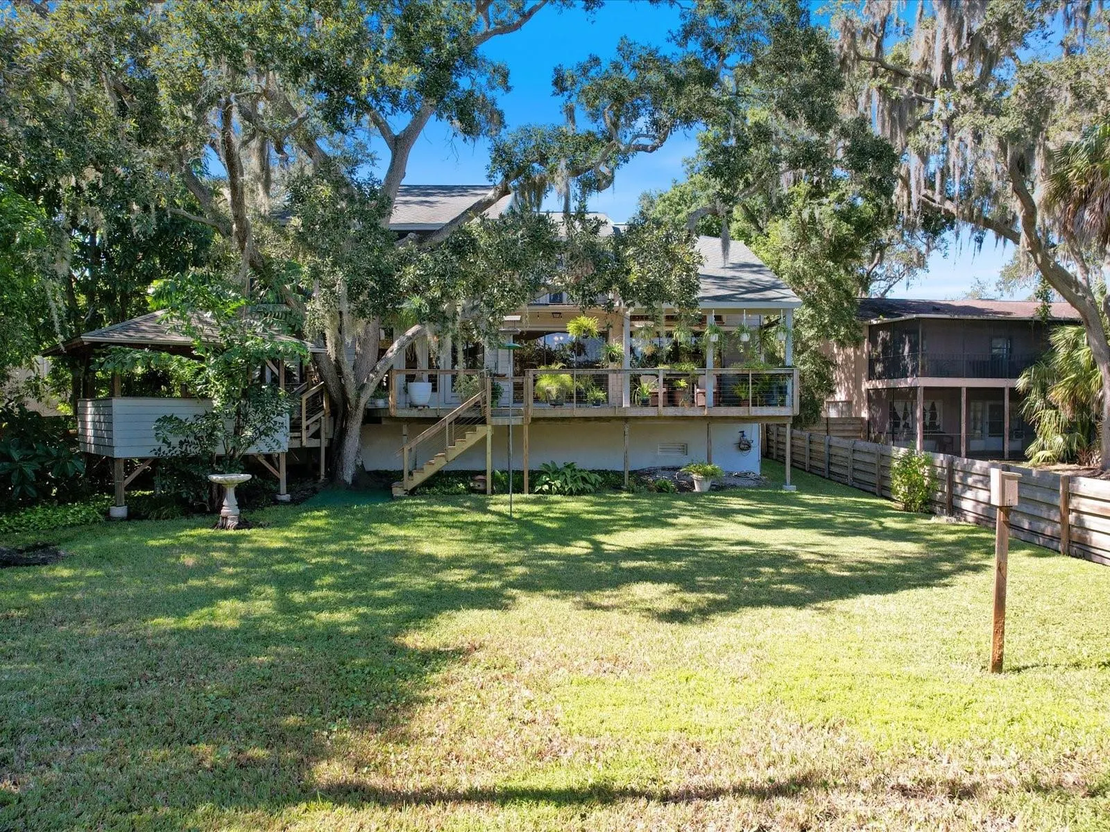 3328 BRIARWOOD CIR