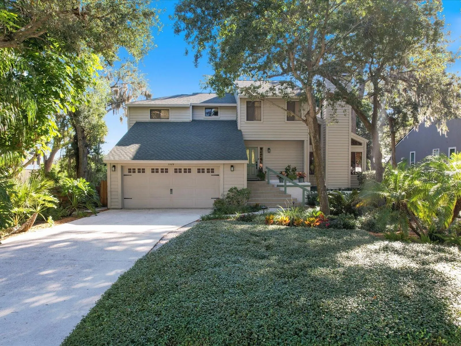 3328 BRIARWOOD CIR