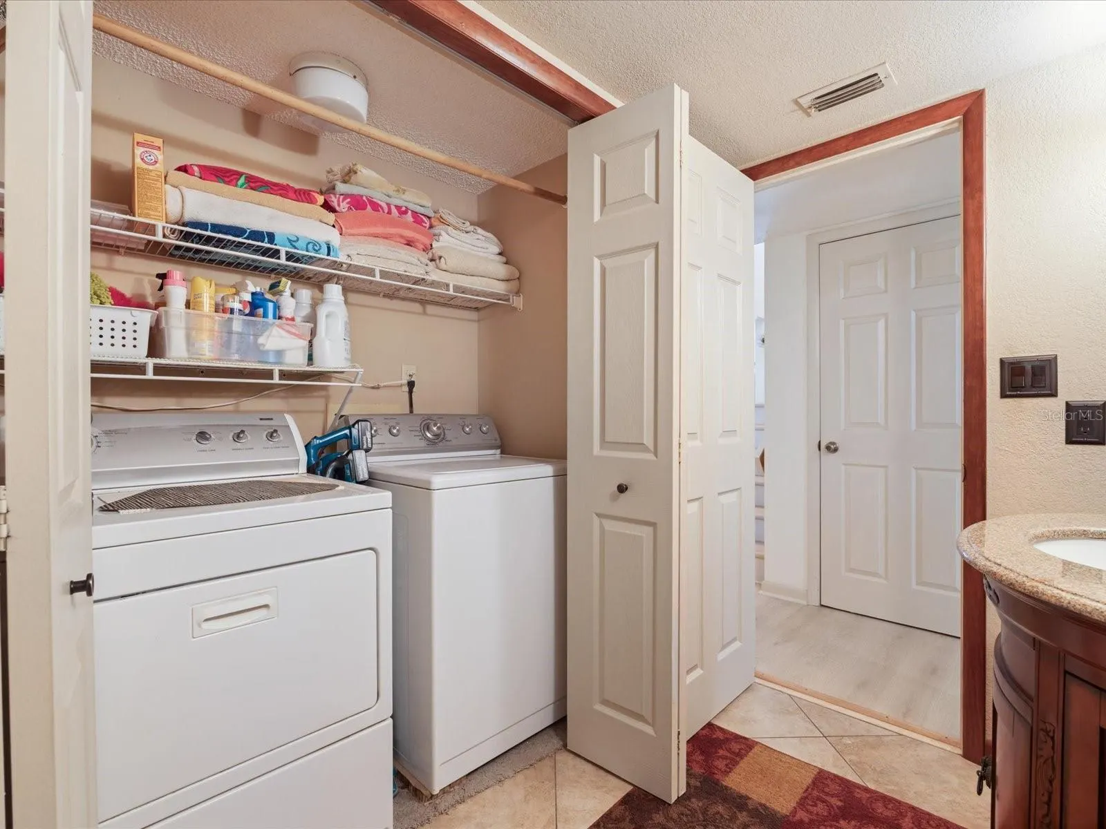 3328 BRIARWOOD CIR