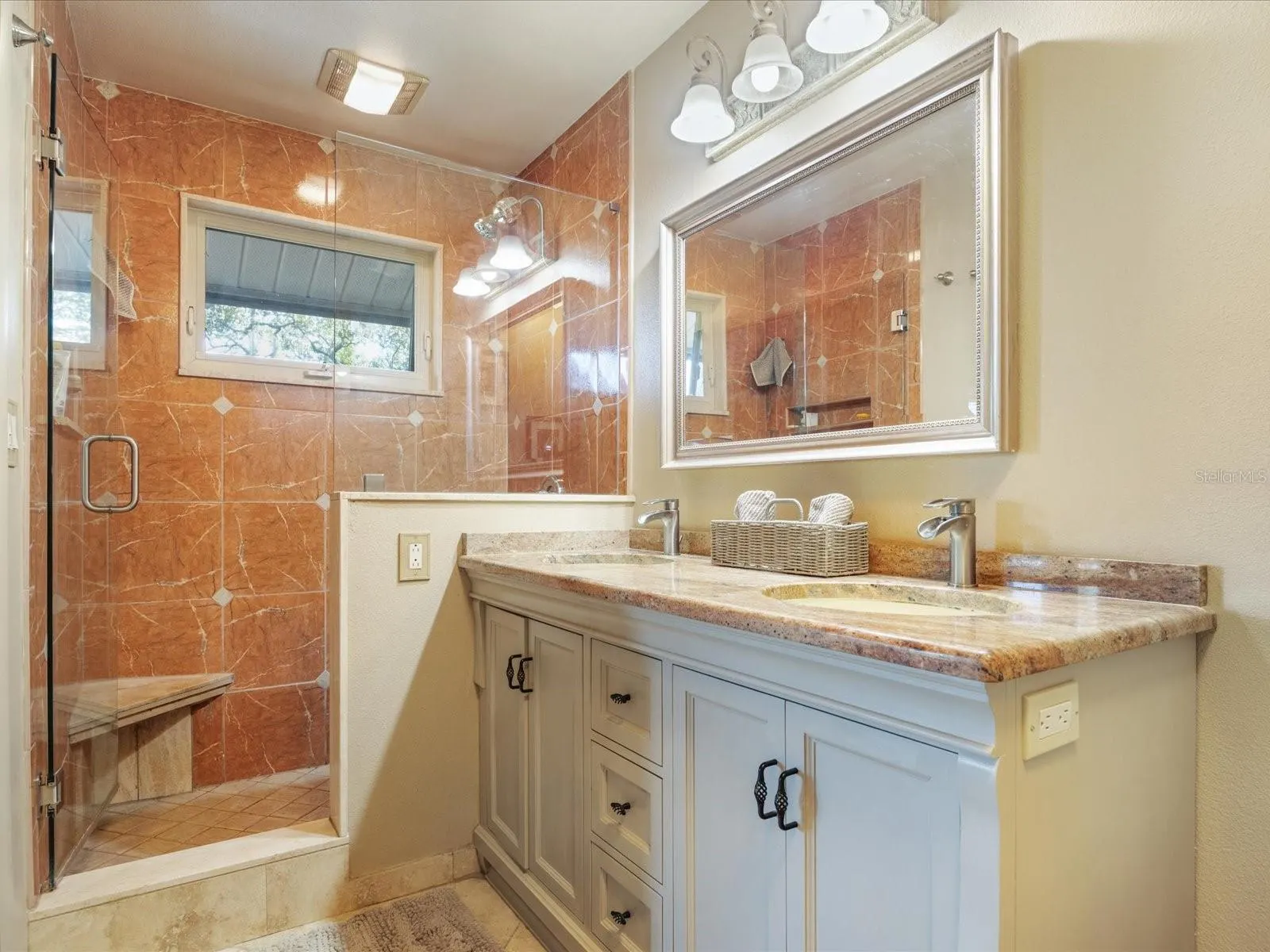 3328 BRIARWOOD CIR