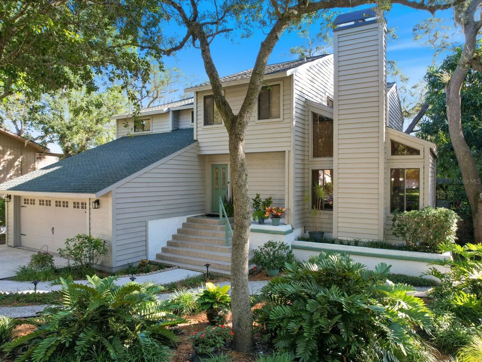 3328 BRIARWOOD CIR