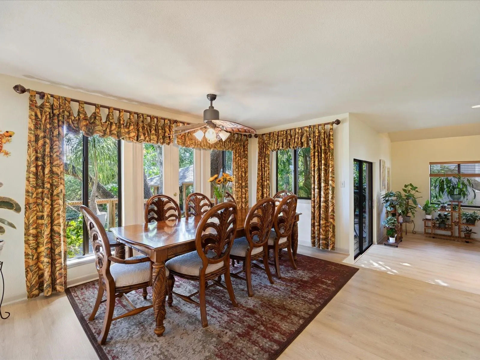 3328 BRIARWOOD CIR