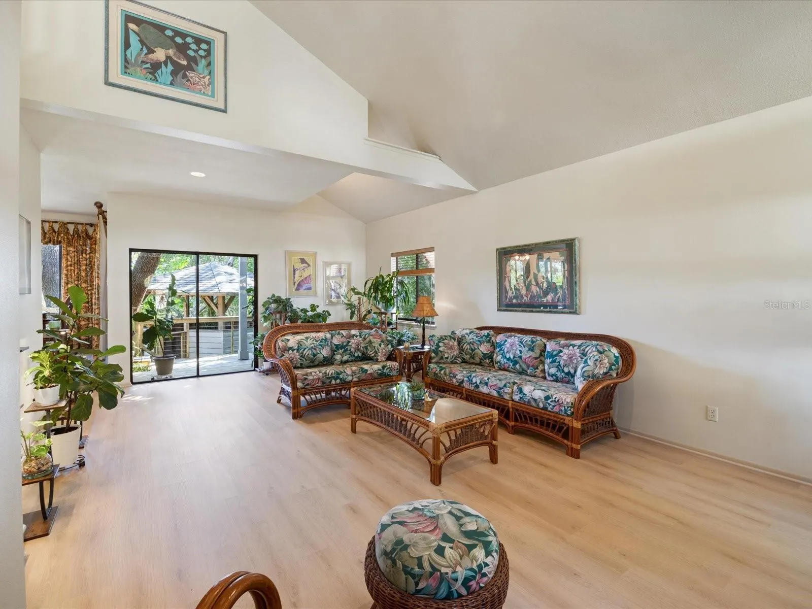 3328 BRIARWOOD CIR