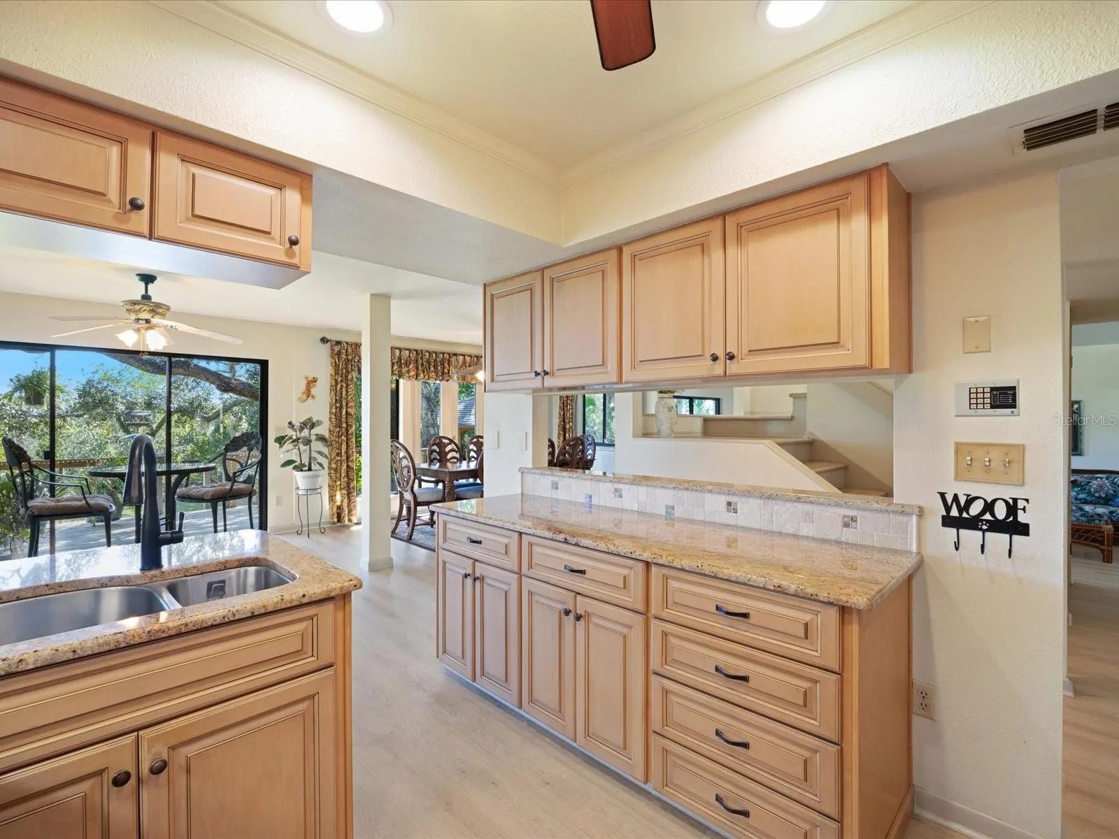 3328 BRIARWOOD CIR