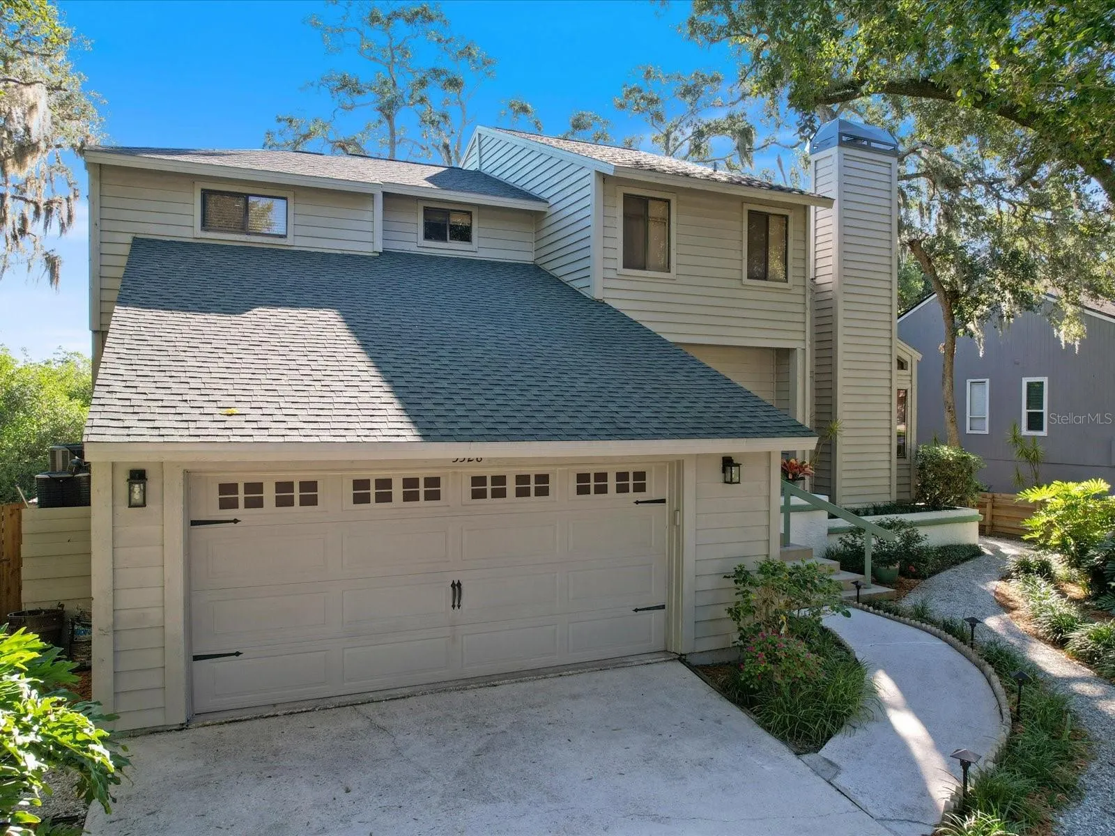 3328 BRIARWOOD CIR