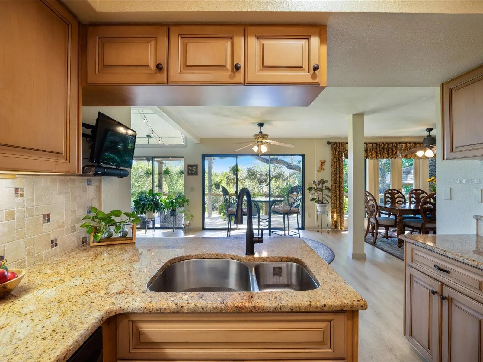 3328 BRIARWOOD CIR