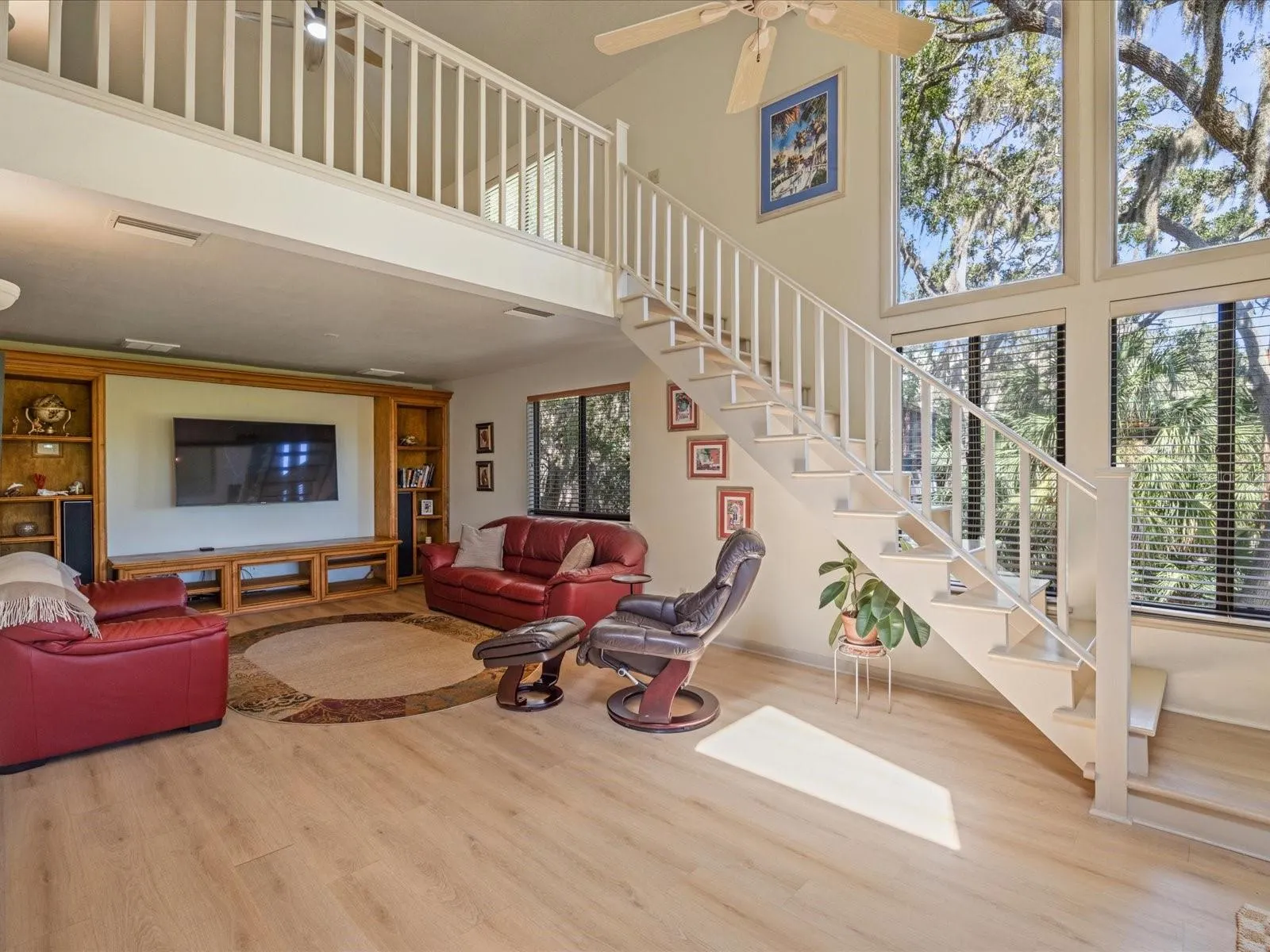 3328 BRIARWOOD CIR