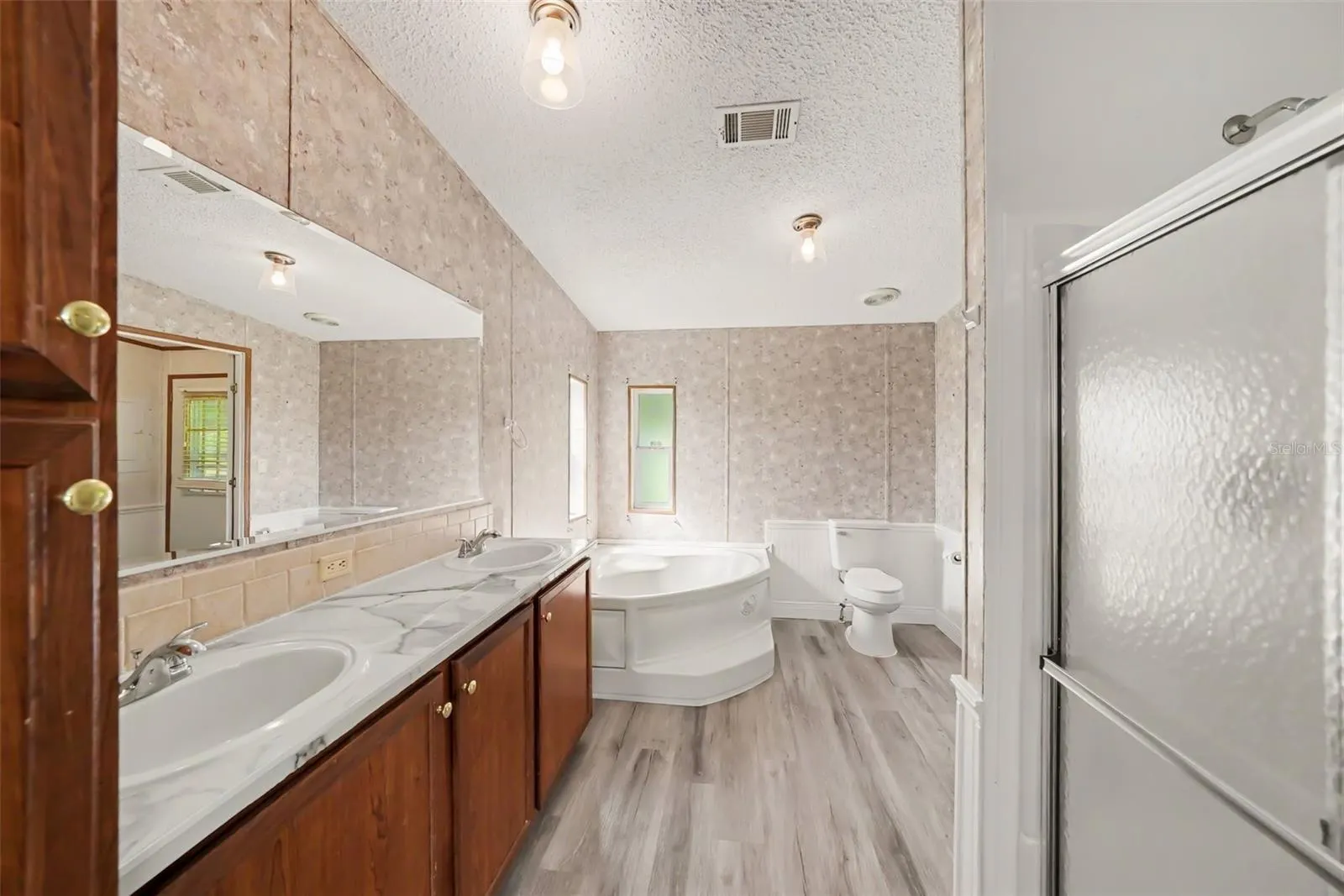 12015 MESSLER RD