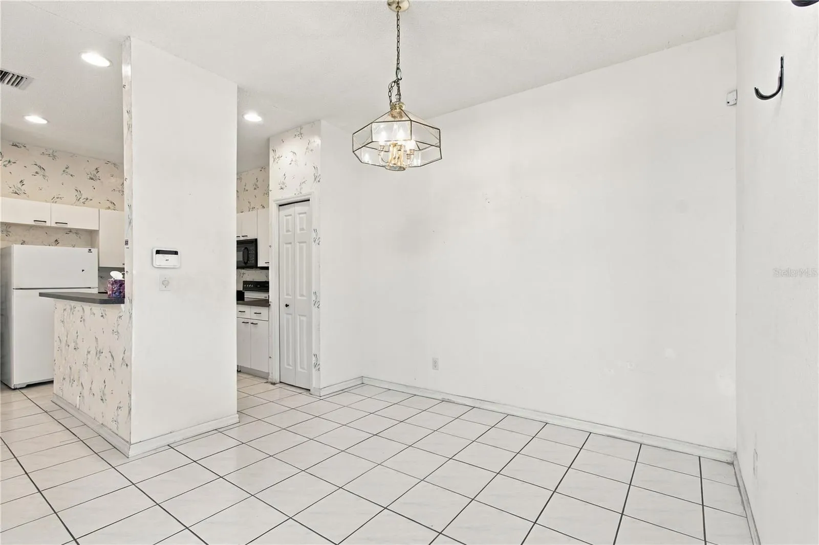 1050 STARKEY RD #907 #907