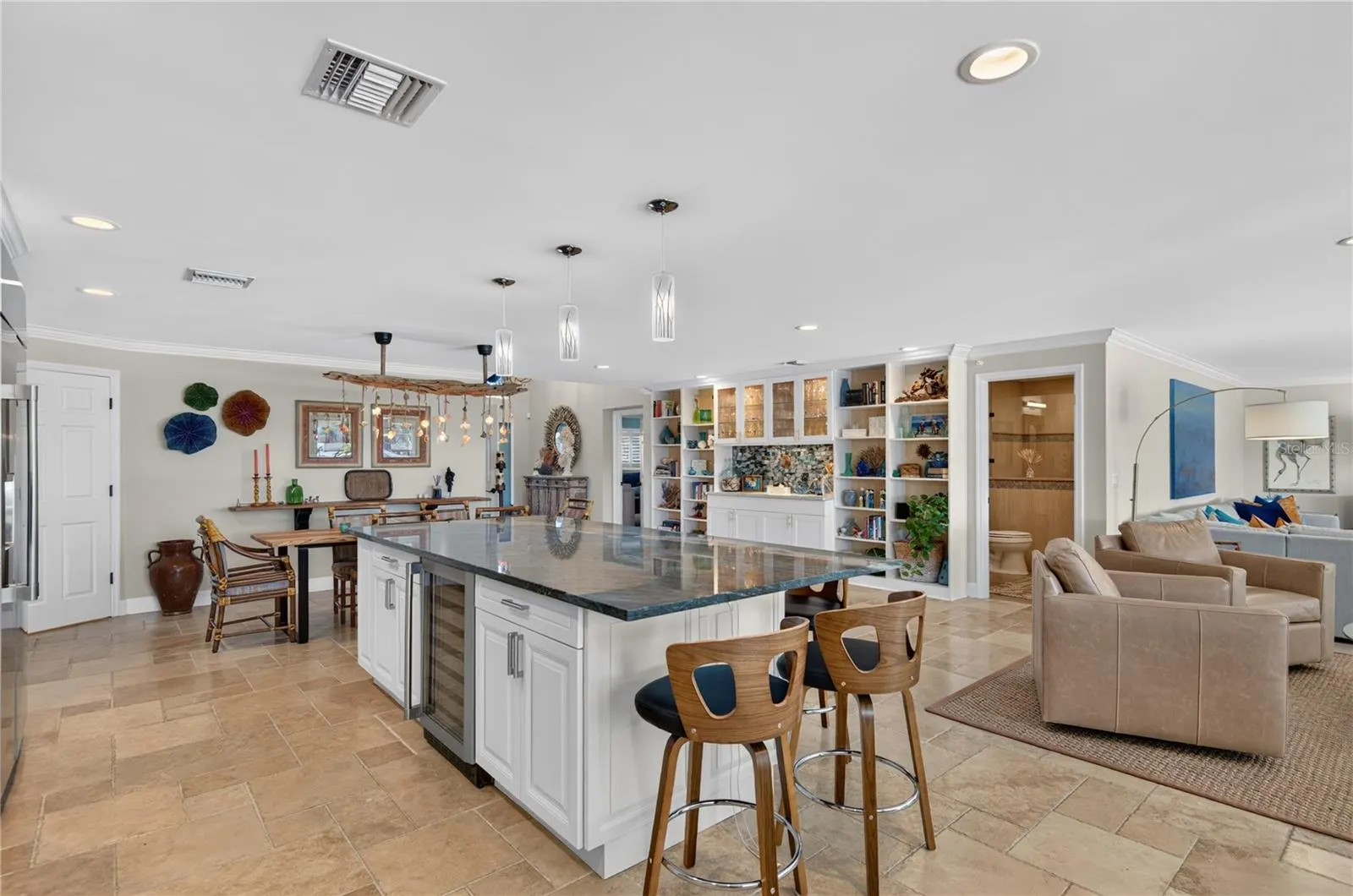 779 ISLAND WAY