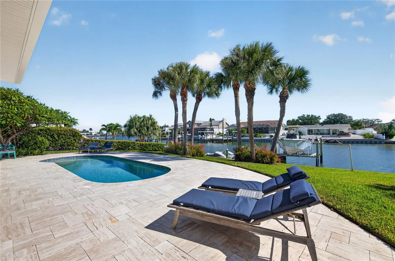 779 ISLAND WAY
