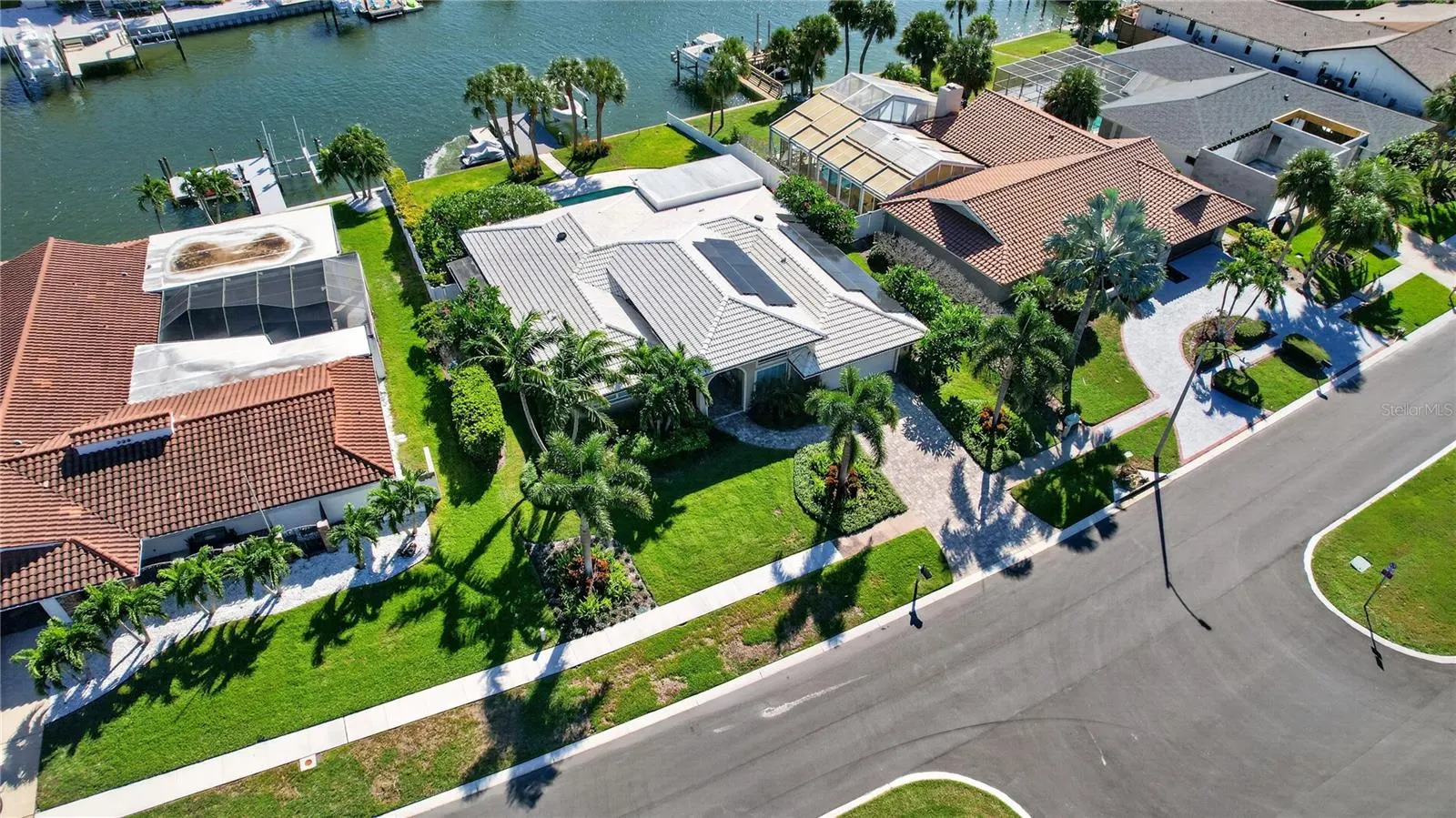 779 ISLAND WAY