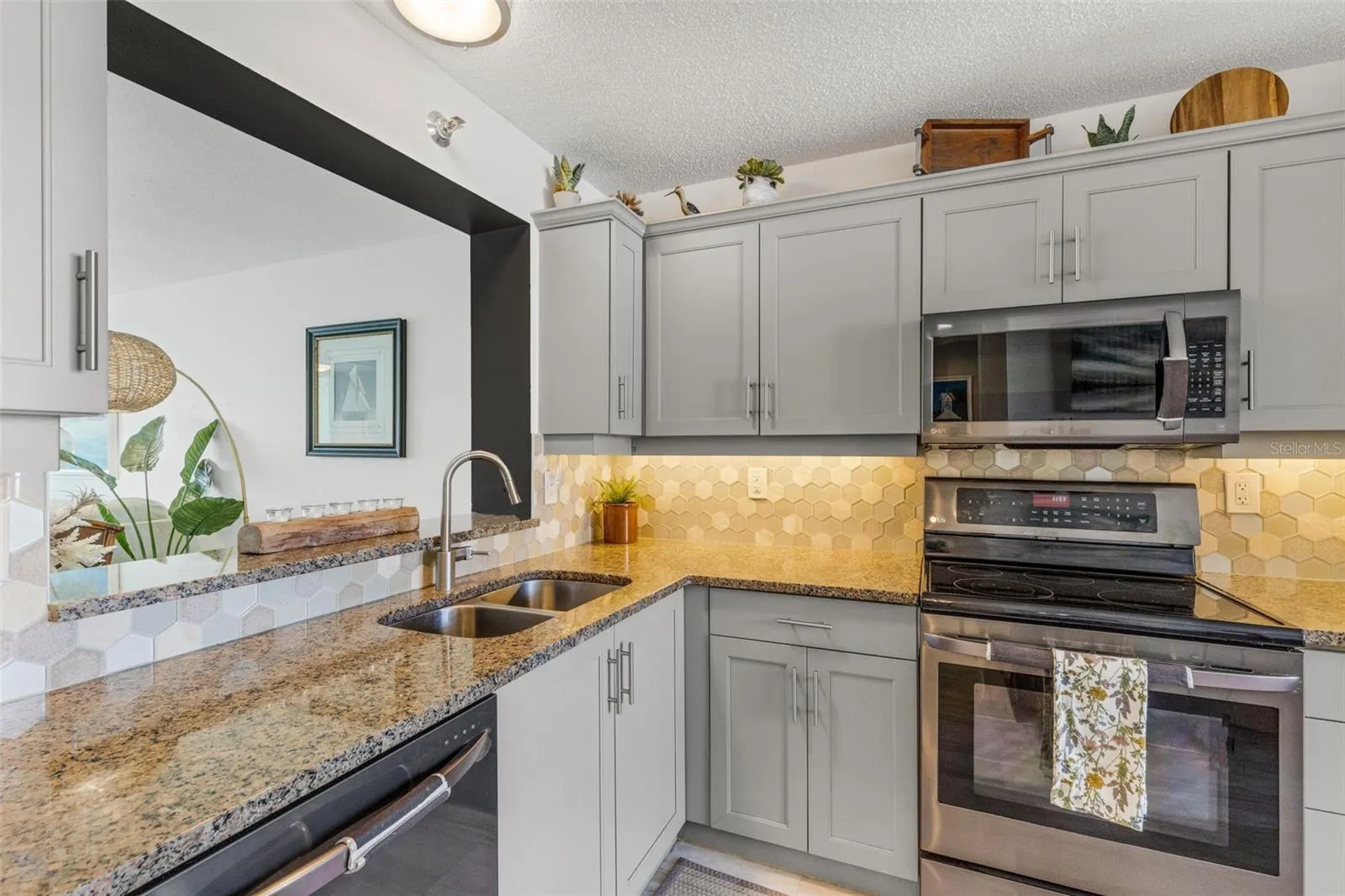 4460 FAIRWAYS BLVD #105 #105