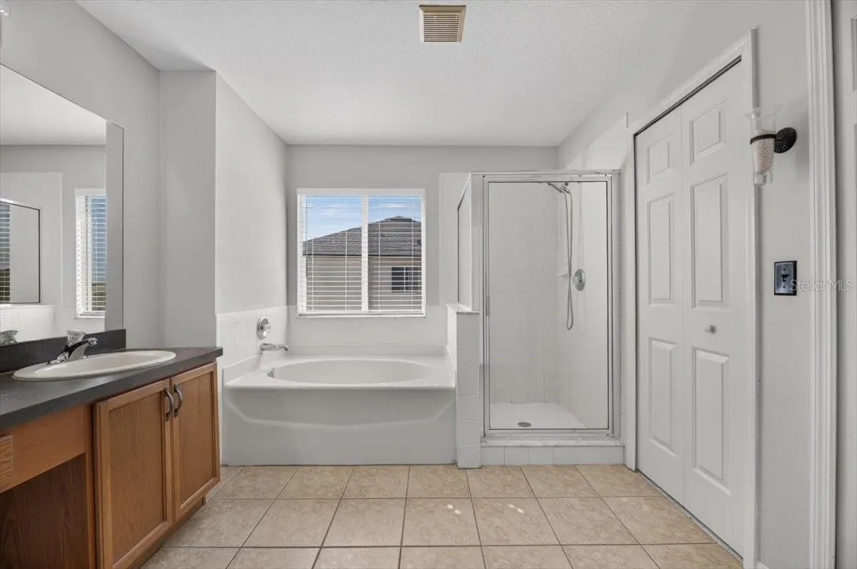 10807 HOFFNER EDGE DR