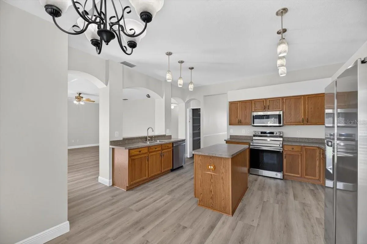 10807 HOFFNER EDGE DR