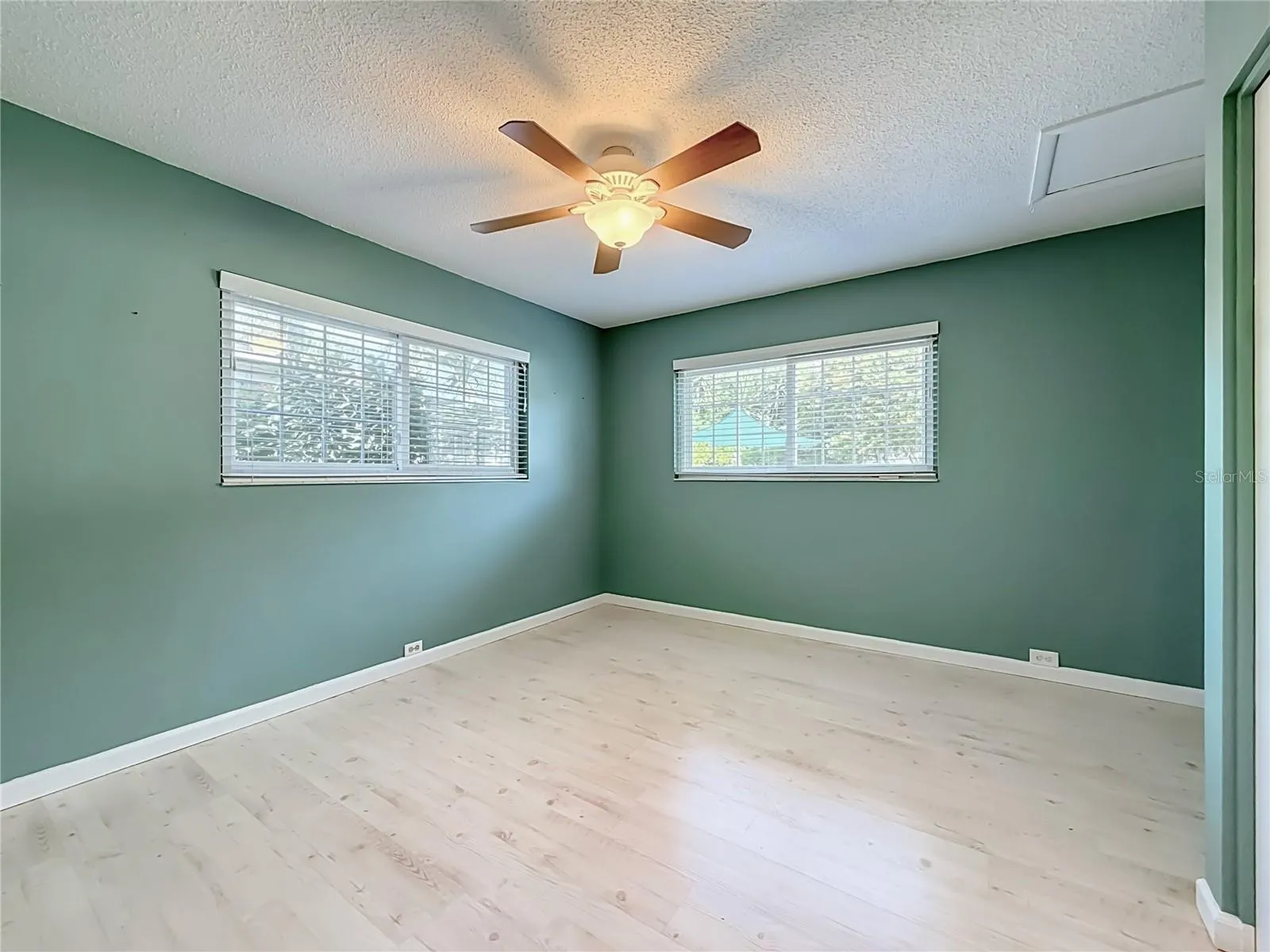 3120 SWAN LN