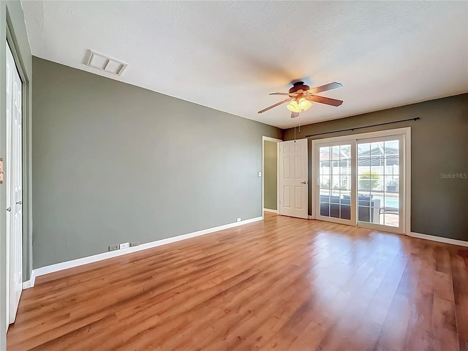 3120 SWAN LN