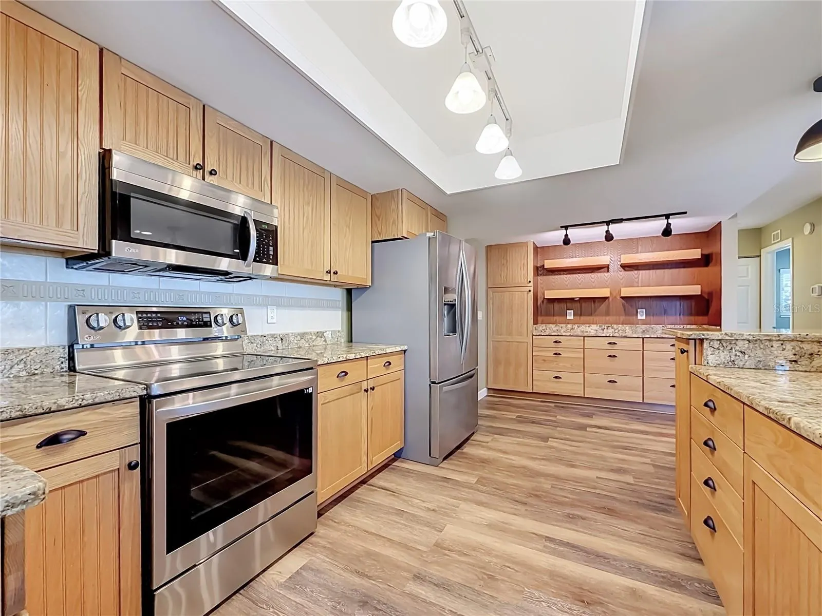 3120 SWAN LN