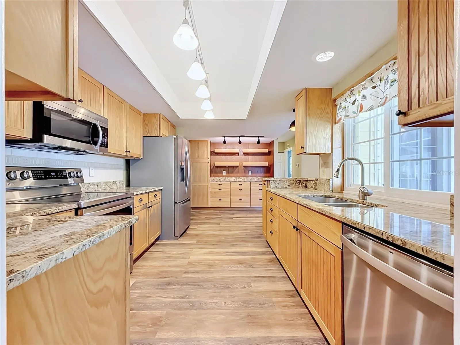 3120 SWAN LN