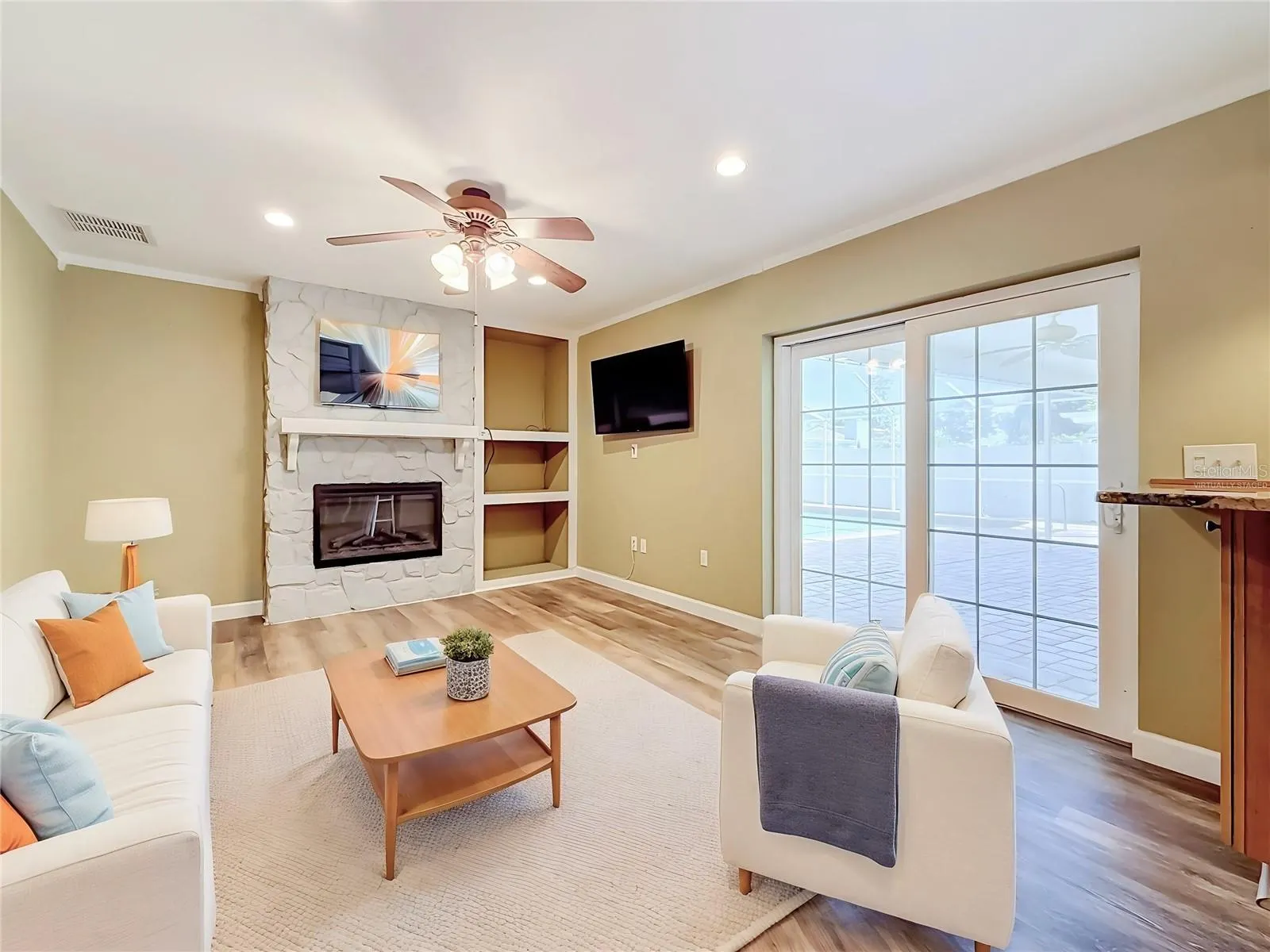 3120 SWAN LN