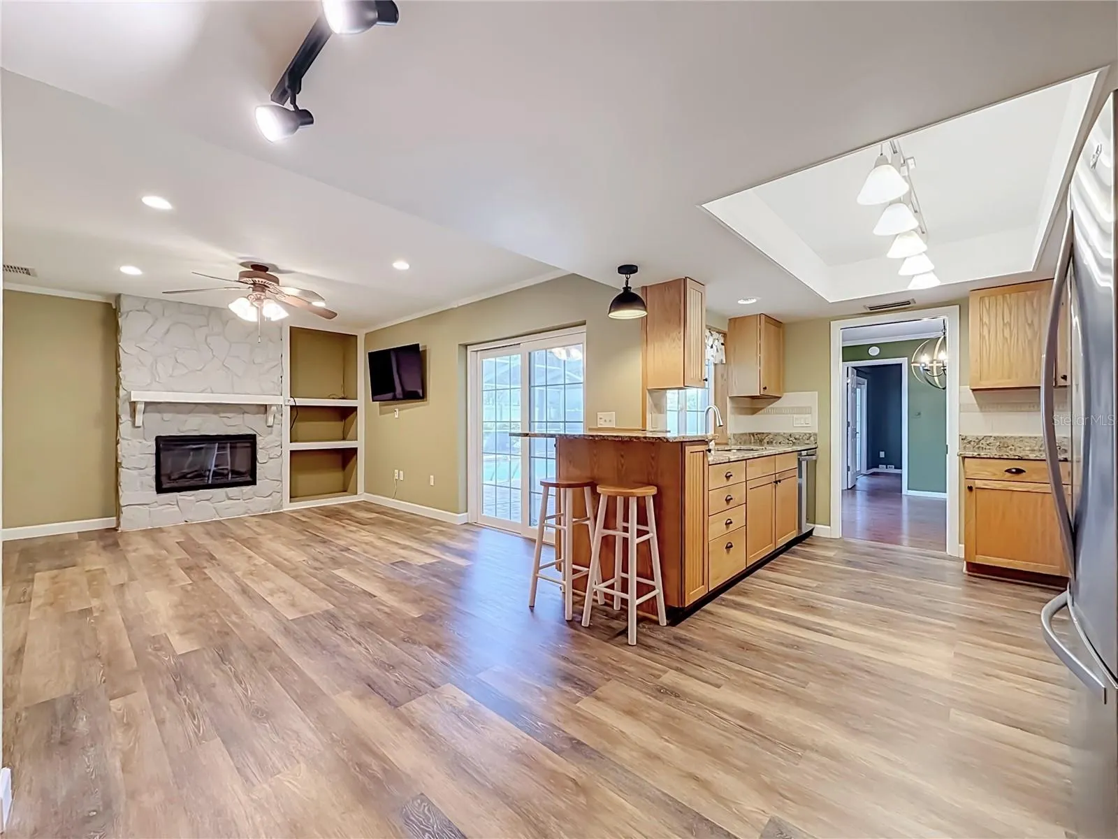 3120 SWAN LN