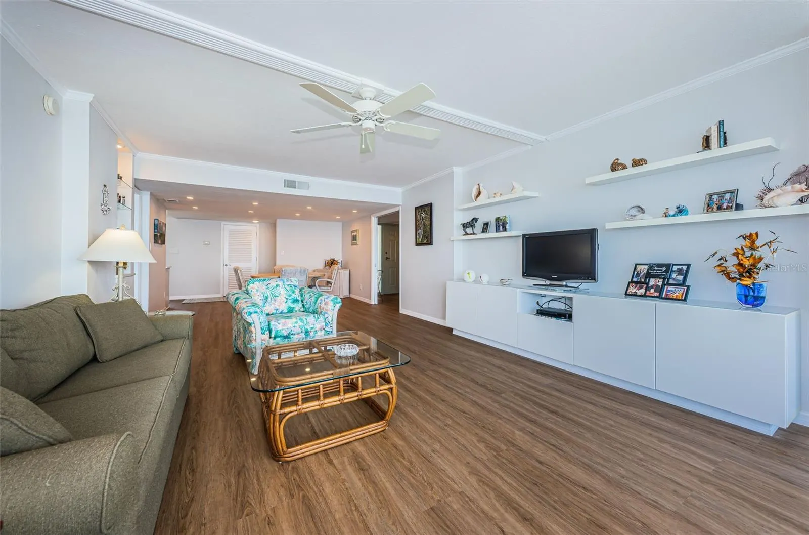 200 WOODETTE DR #401A #401A