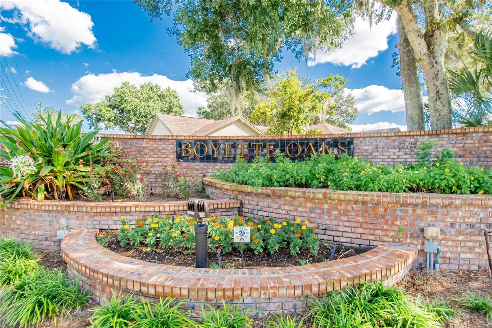 10120 SEDGEBROOK DR