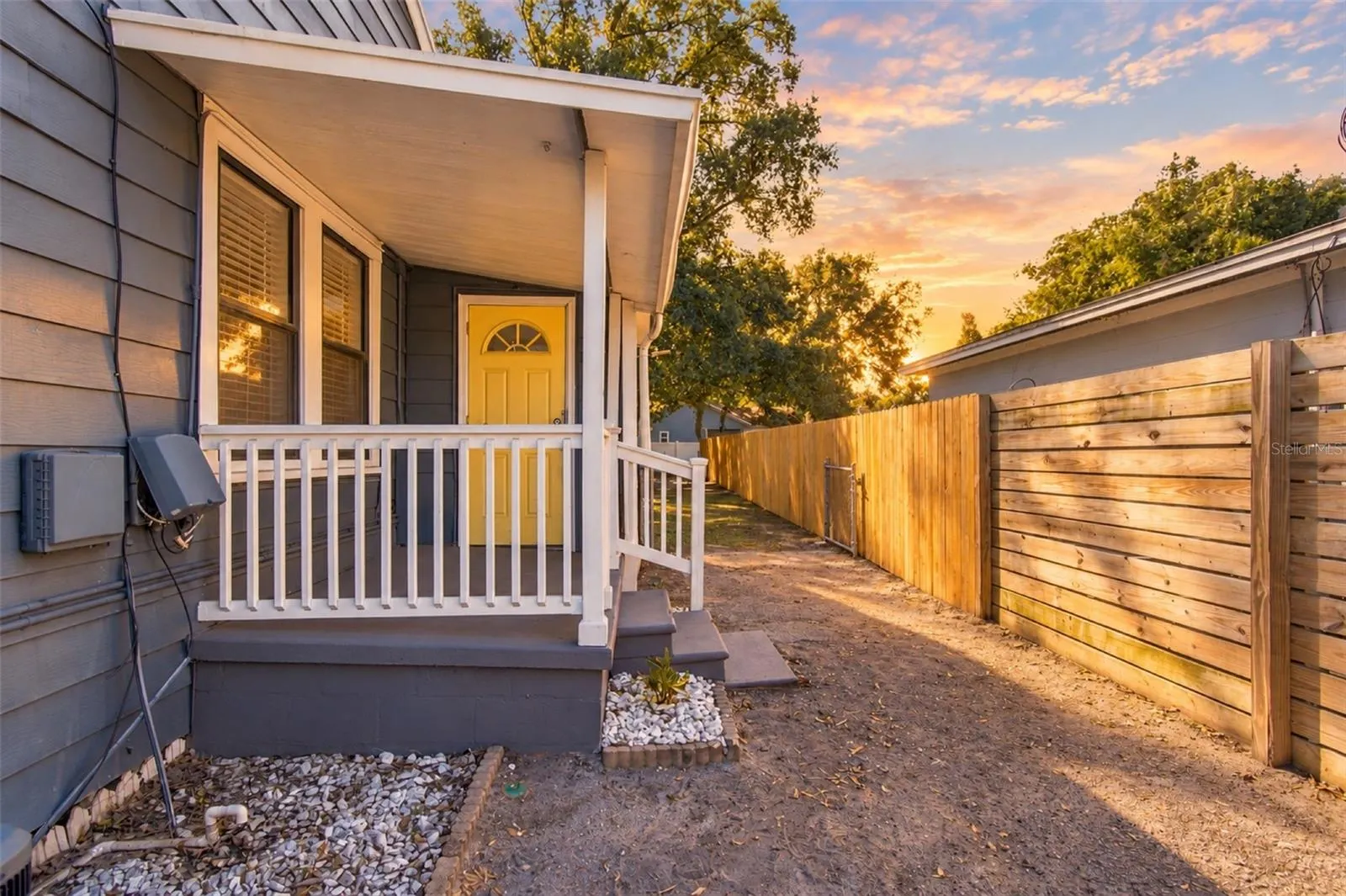 805 E OSBORNE AVE