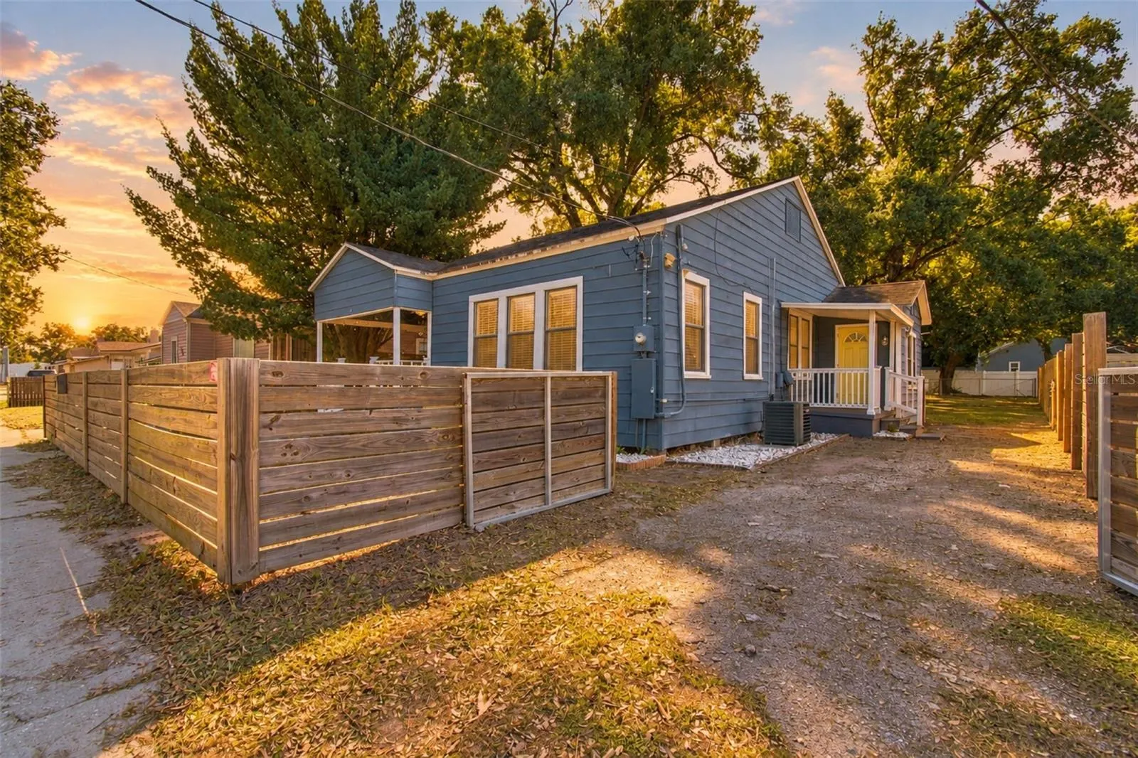 805 E OSBORNE AVE