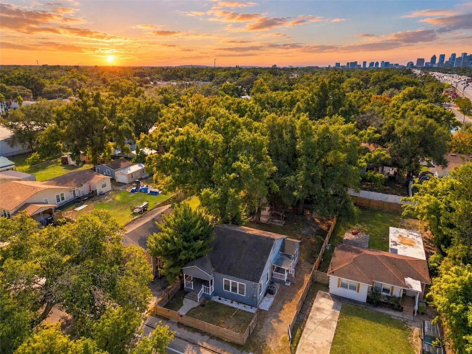 805 E OSBORNE AVE