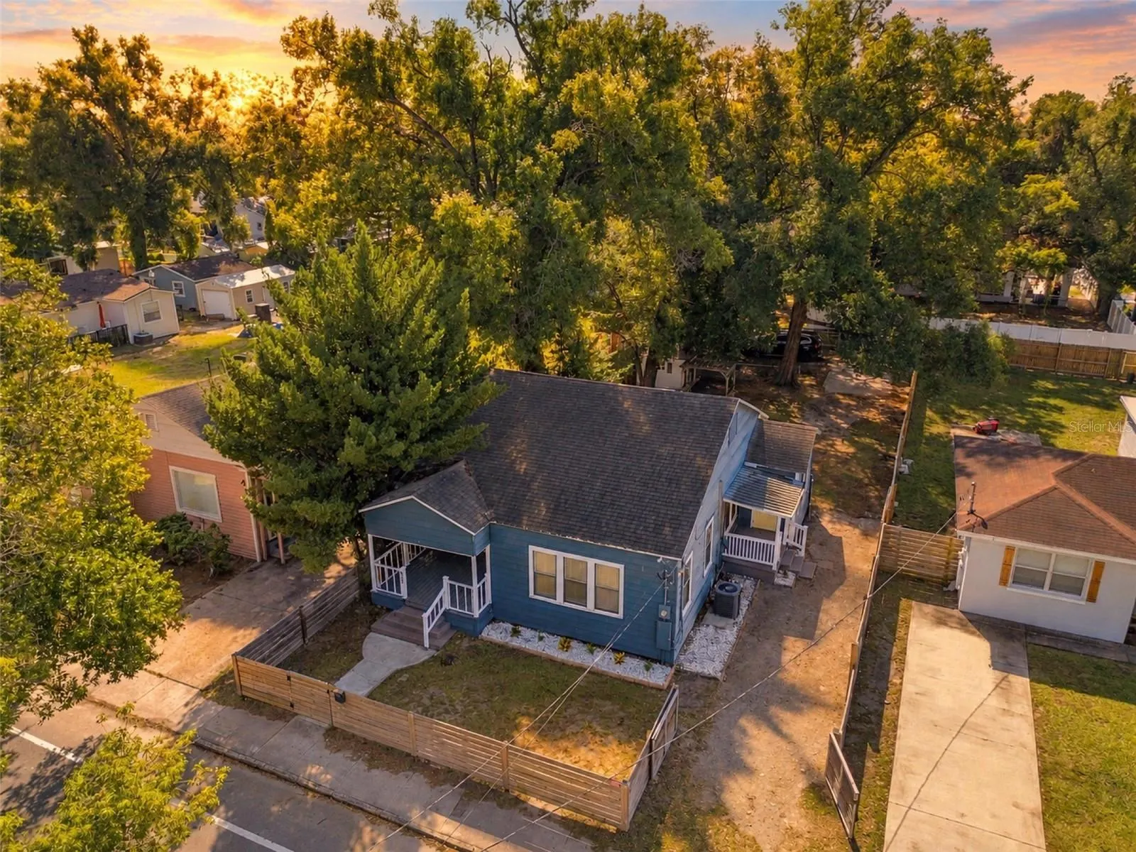 805 E OSBORNE AVE