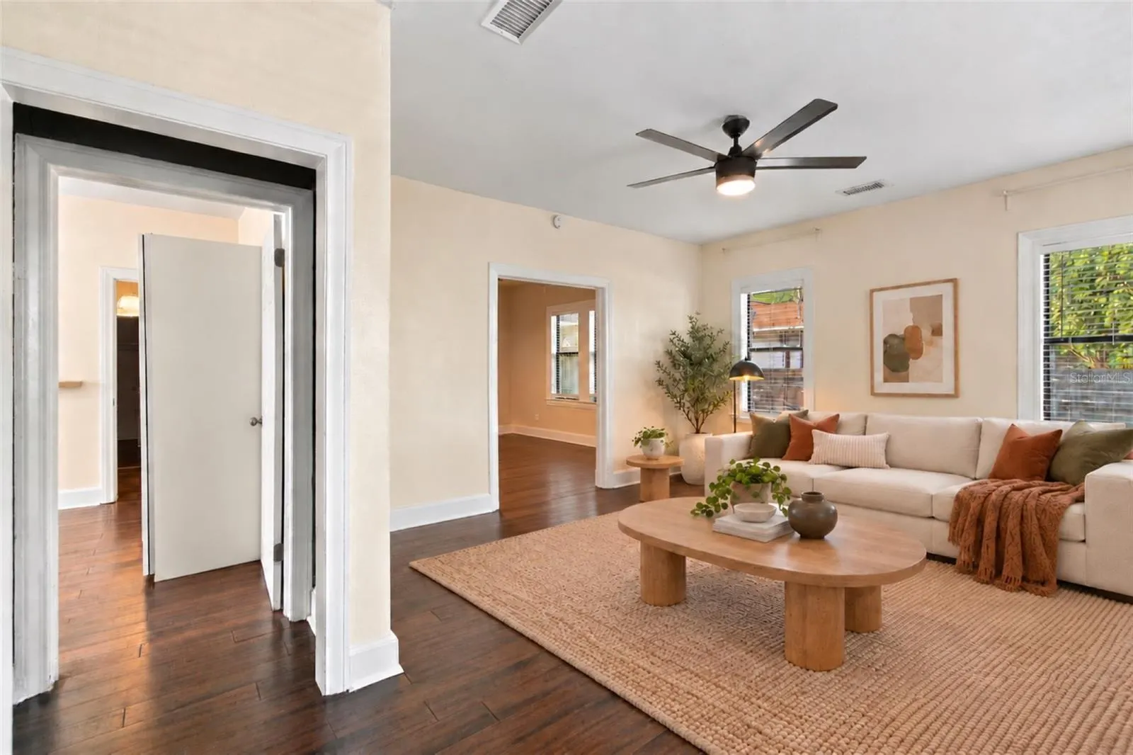 805 E OSBORNE AVE