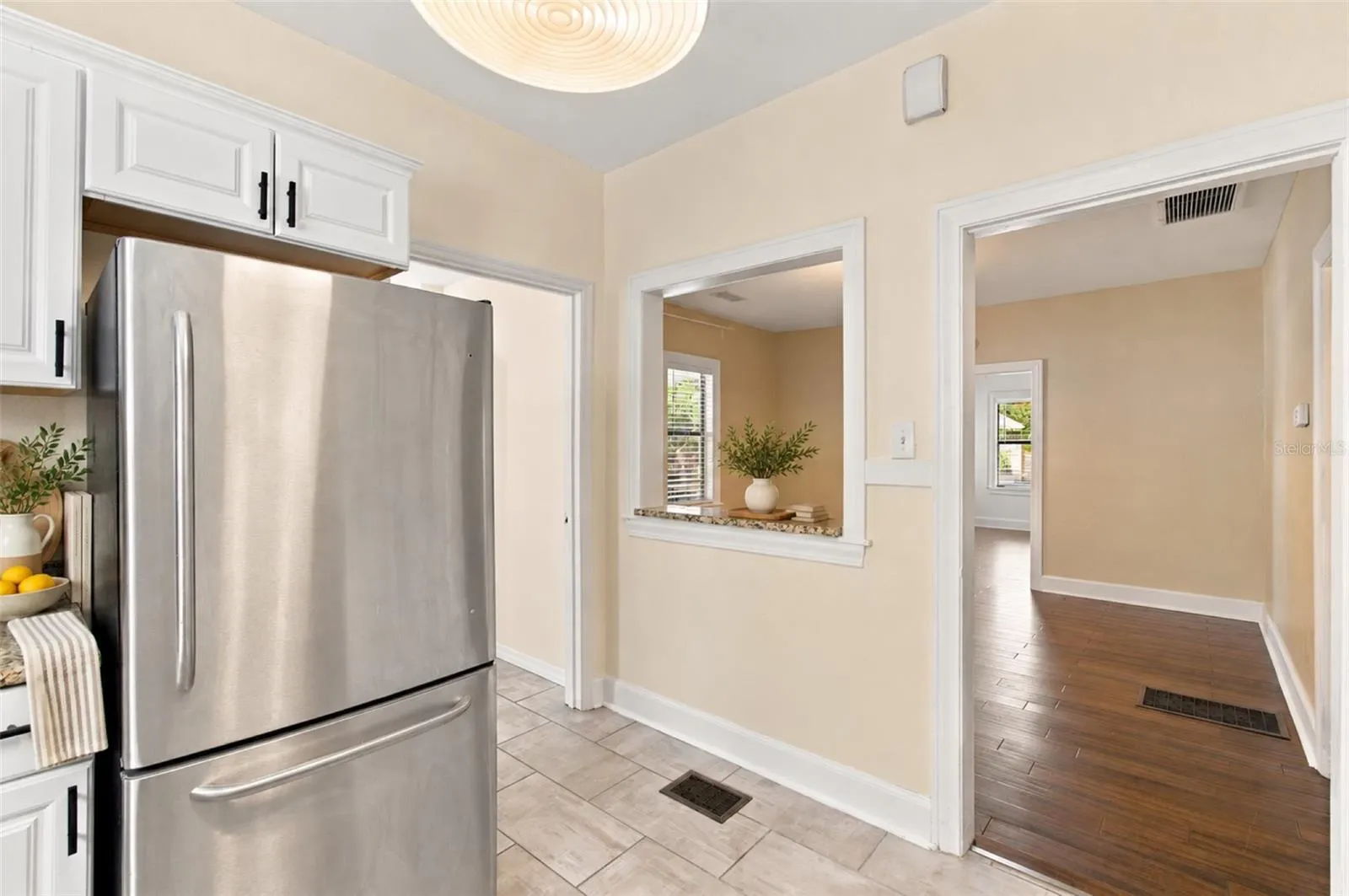 805 E OSBORNE AVE