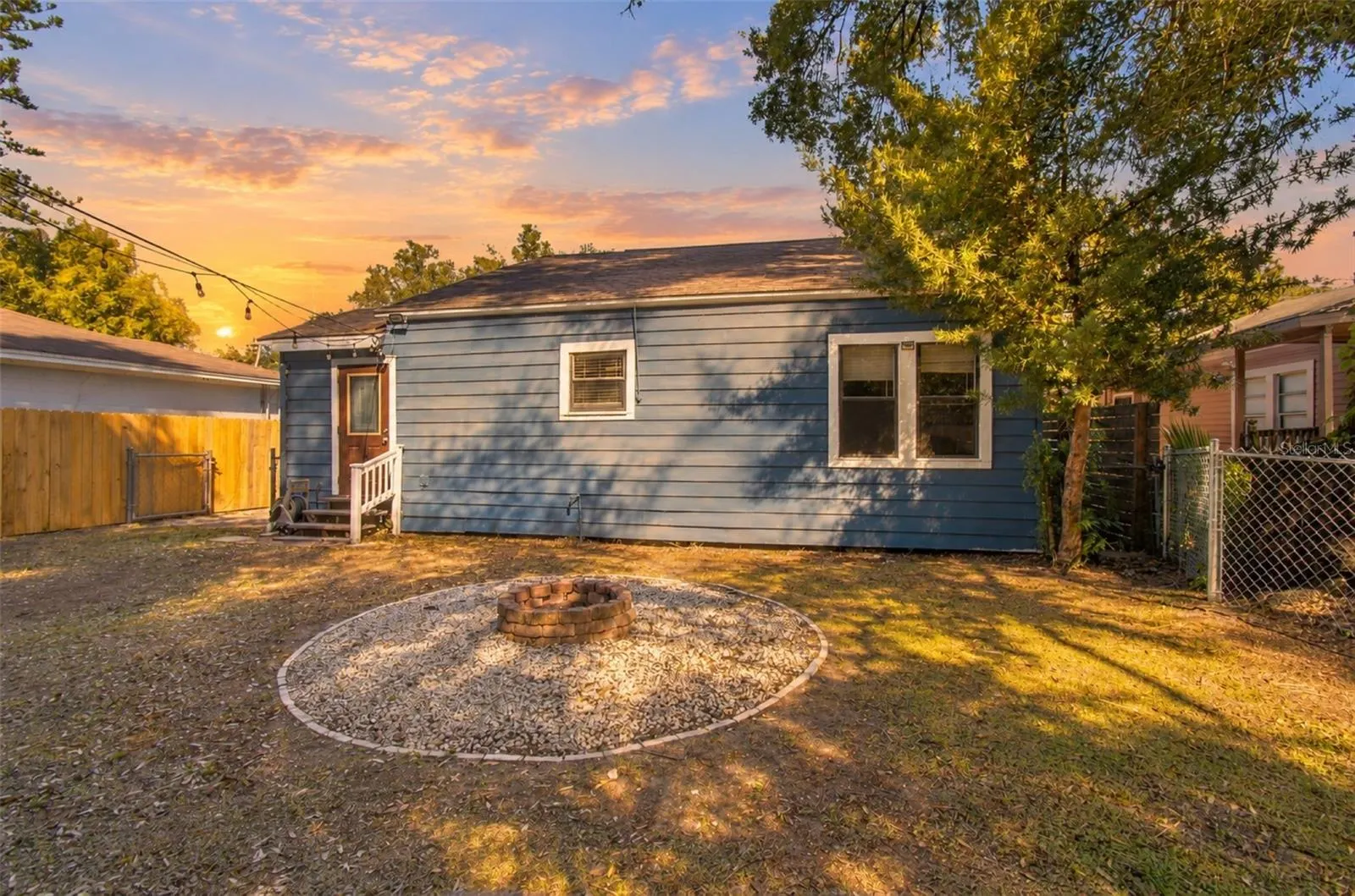 805 E OSBORNE AVE