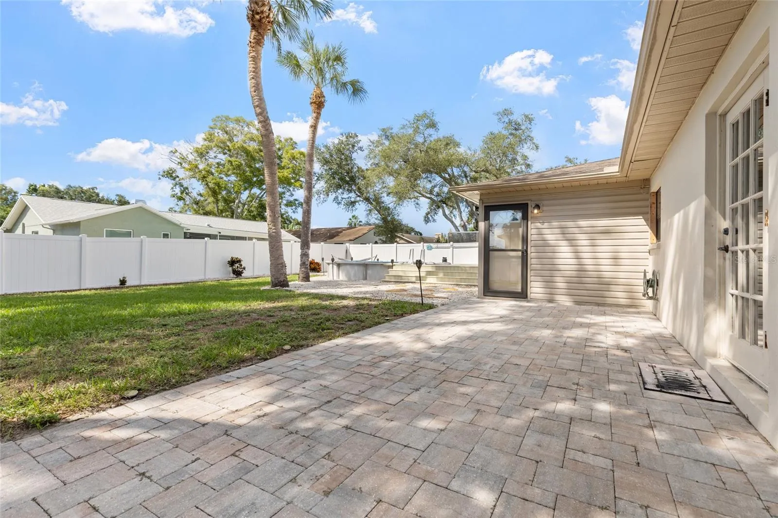 1830 WILLOW OAK DR W