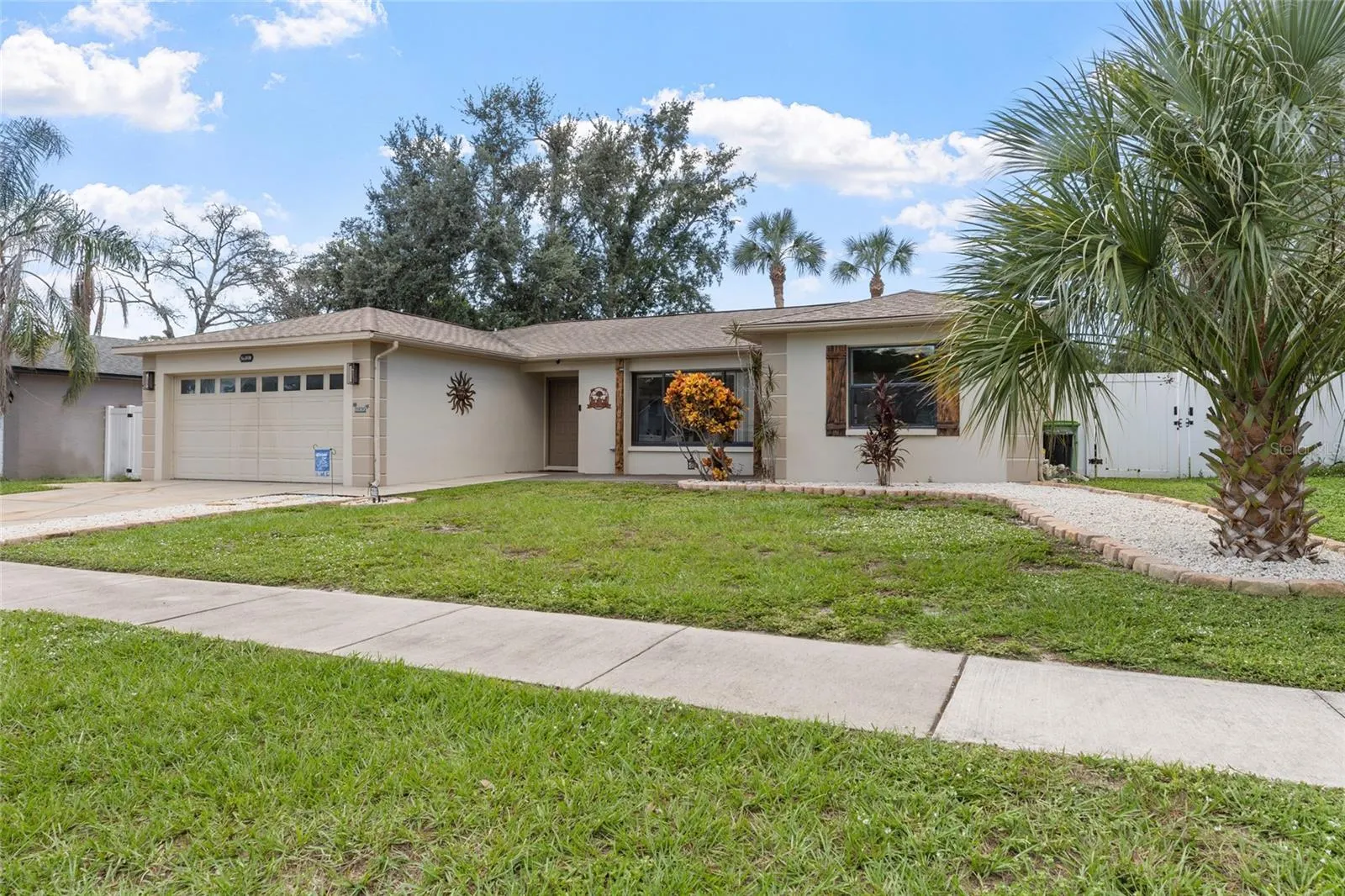 1830 WILLOW OAK DR W