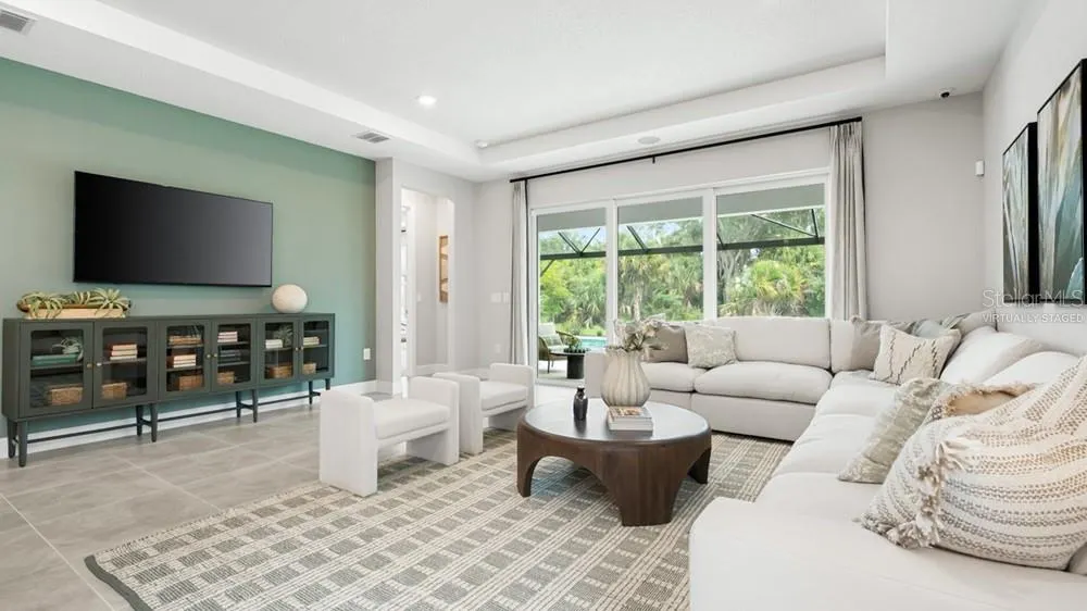879 STEEL DR