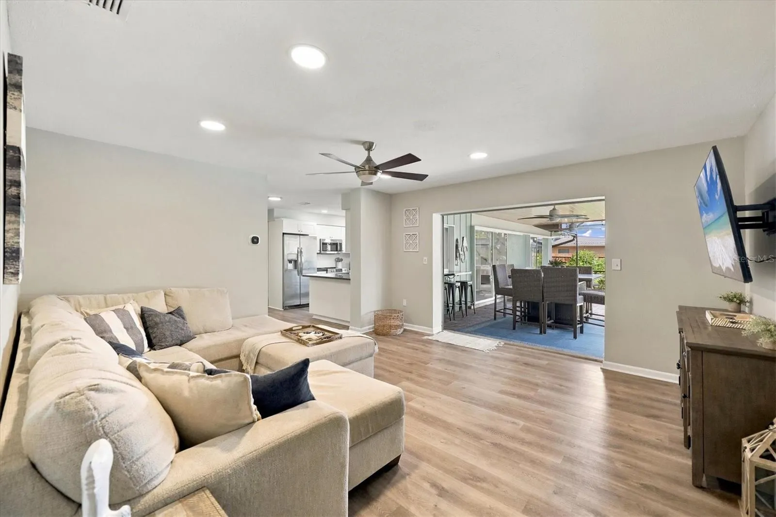 438 WHITFIELD AVE