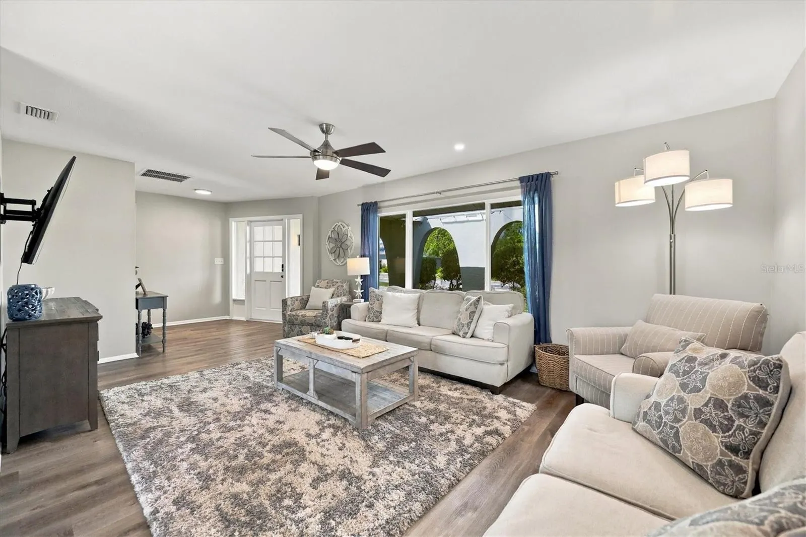 438 WHITFIELD AVE