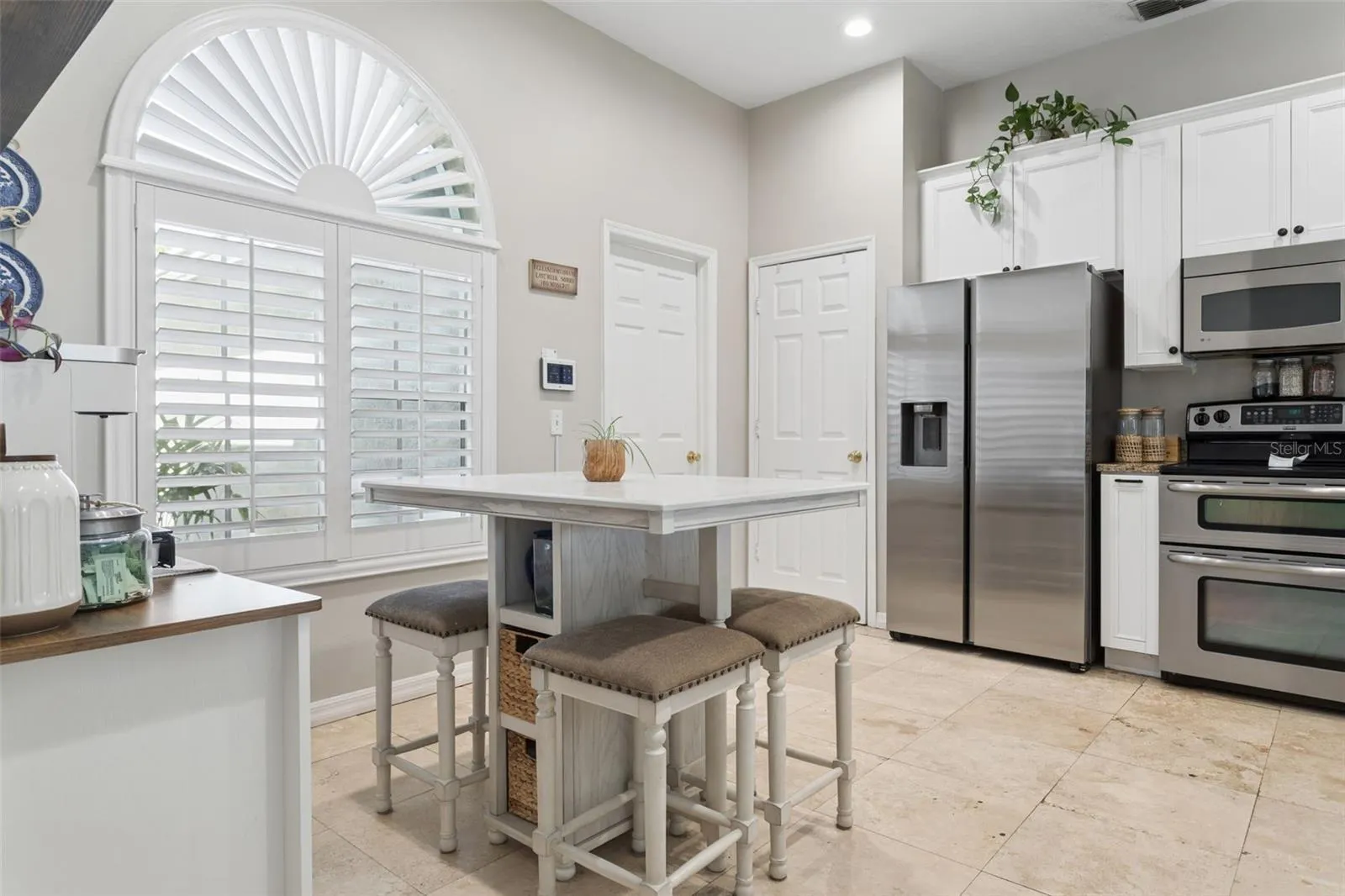 9646 FOX HEARST RD