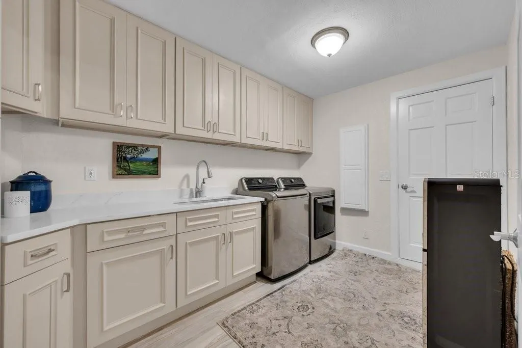 1184 WEYBRIDGE LN
